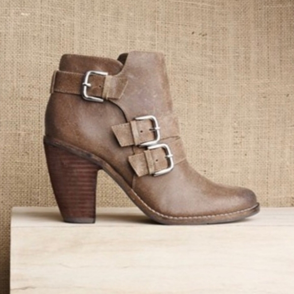 Dolce Vita Colten buckle boot booties - Picture 1 of 9